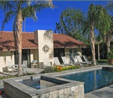 Triangle Inn Clothing Optional Resort For Men Palm Springs Eksteriør billede