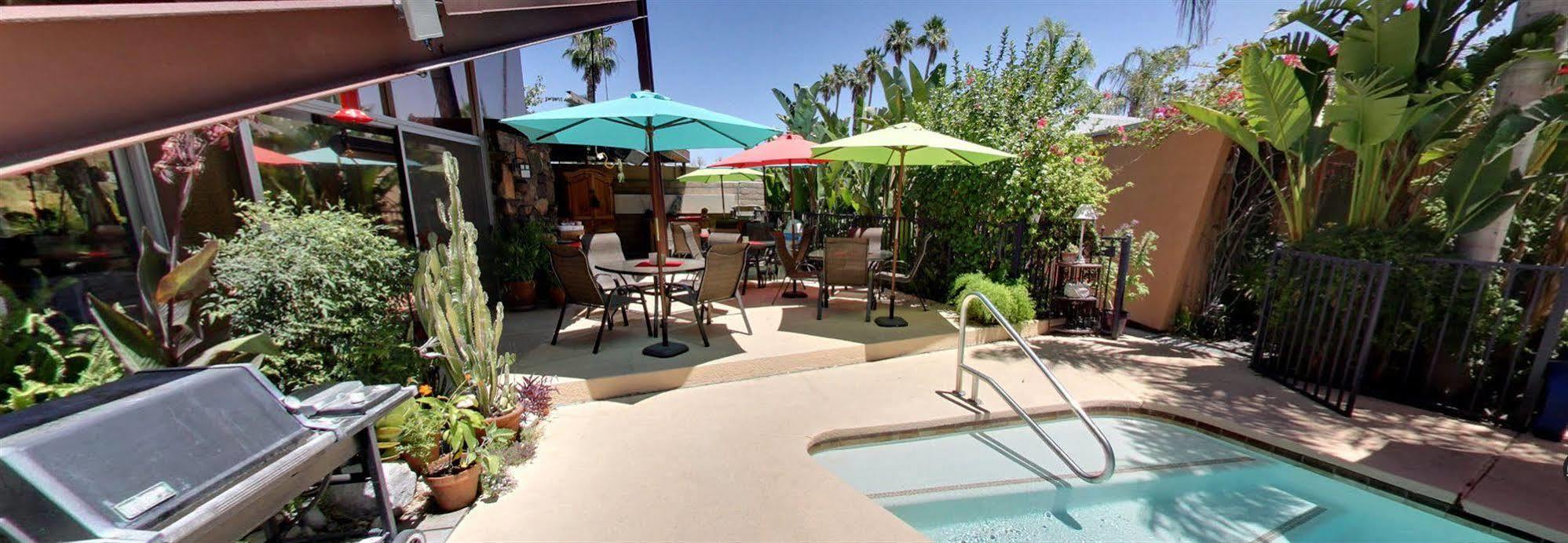 Triangle Inn Clothing Optional Resort For Men Palm Springs Eksteriør billede